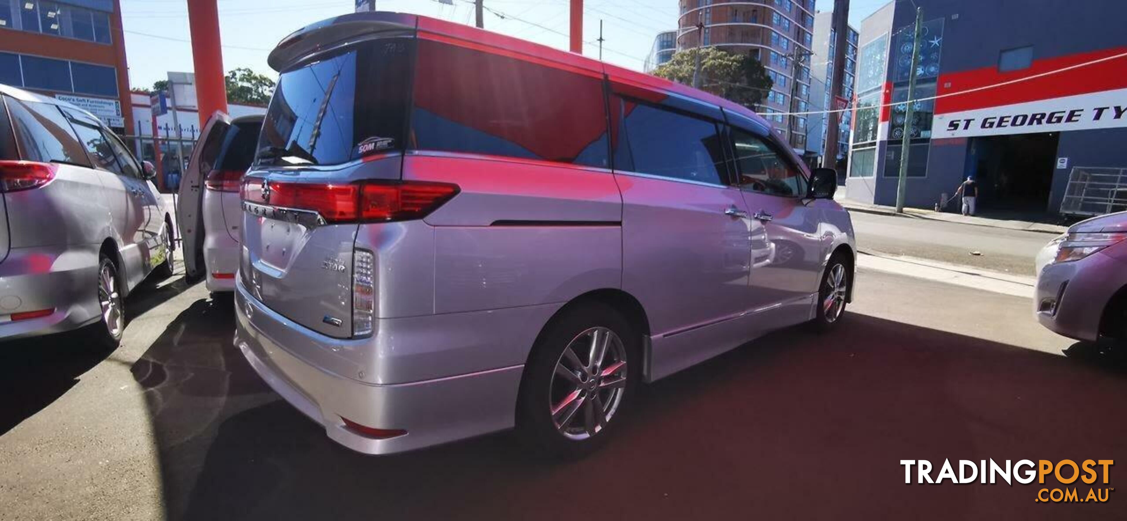 2011 NISSAN ELGRAND HIGHWAY STAR  -