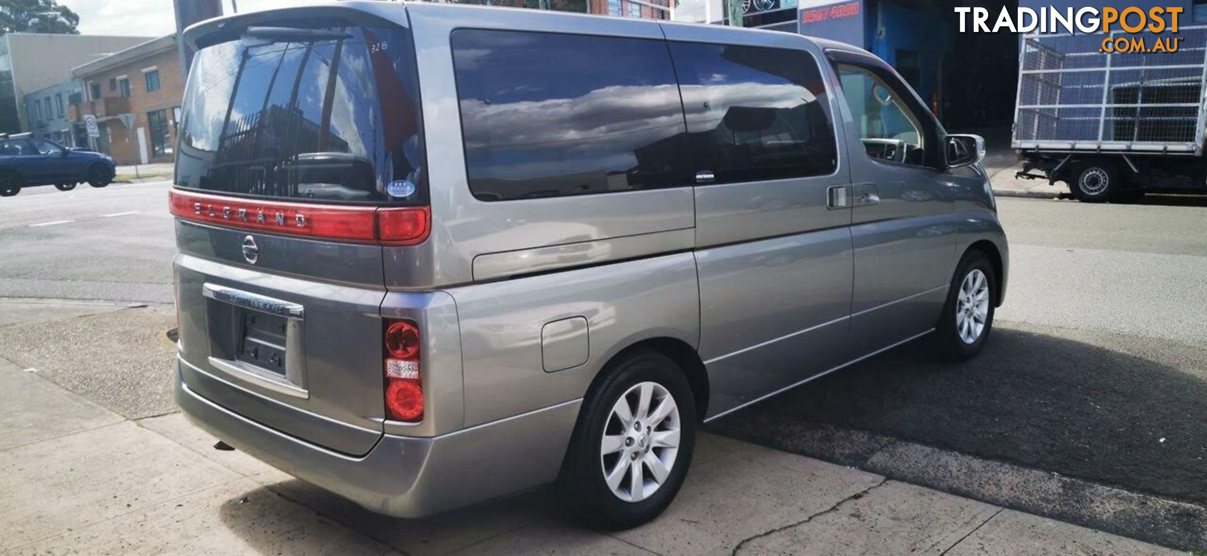 2005 NISSAN ELGRAND X  -