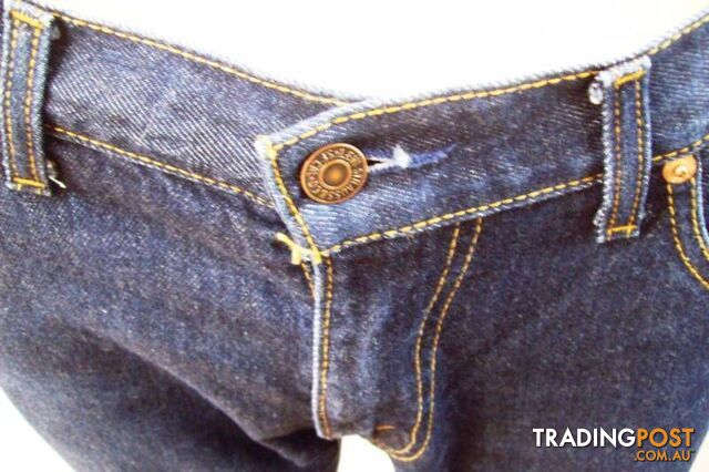 Mens Levi's 560 Comfort Fit Button Zip Fly Tapered Denim Jeans - photo 4 of 6
