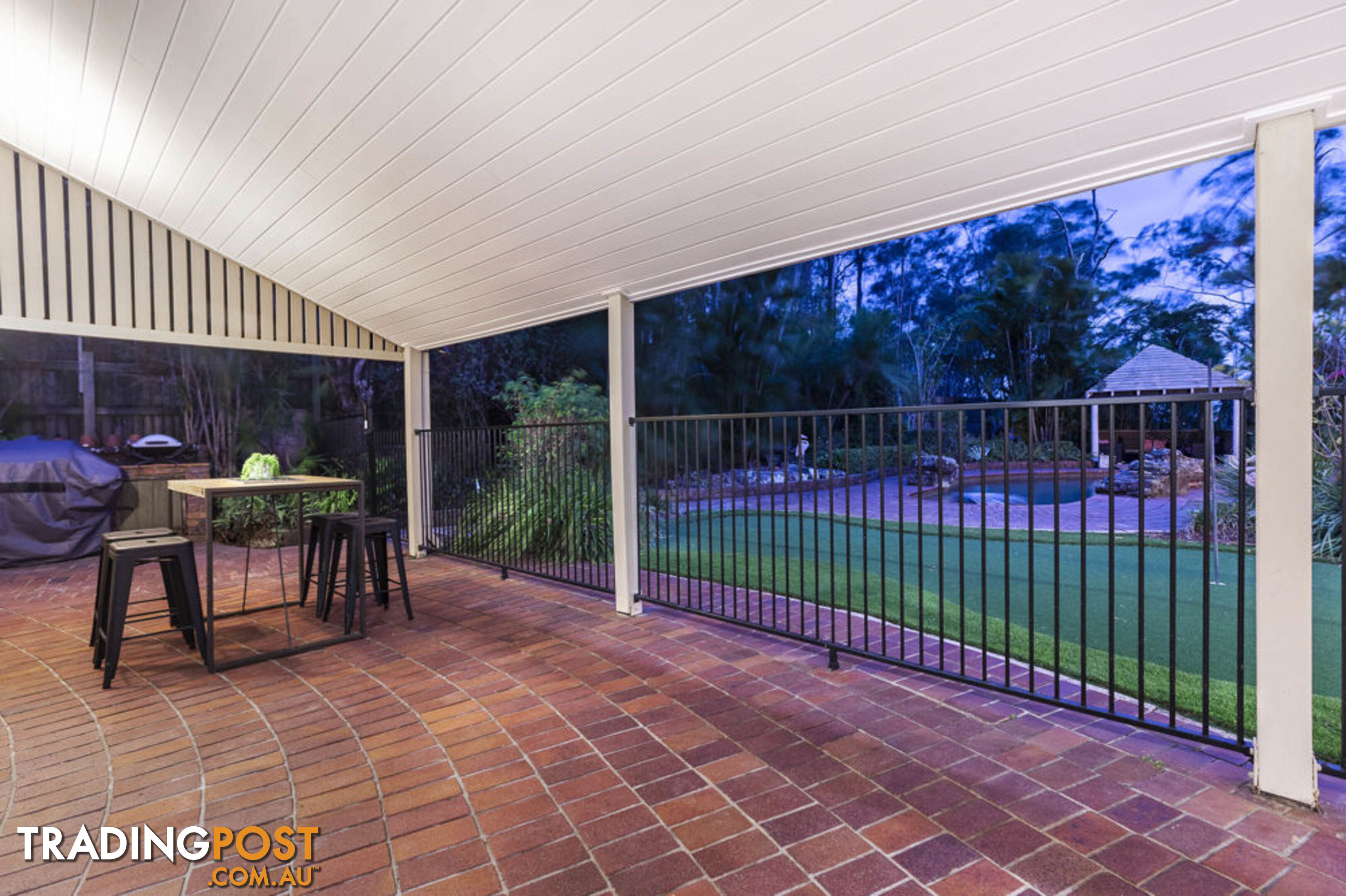 5 Curtin Court MOUNT OMMANEY QLD 4074