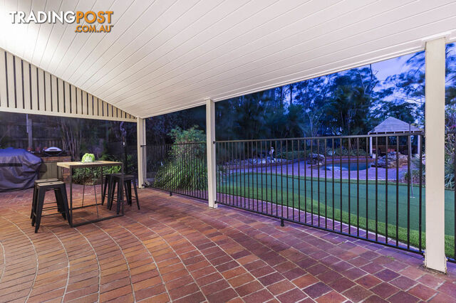 5 Curtin Court MOUNT OMMANEY QLD 4074