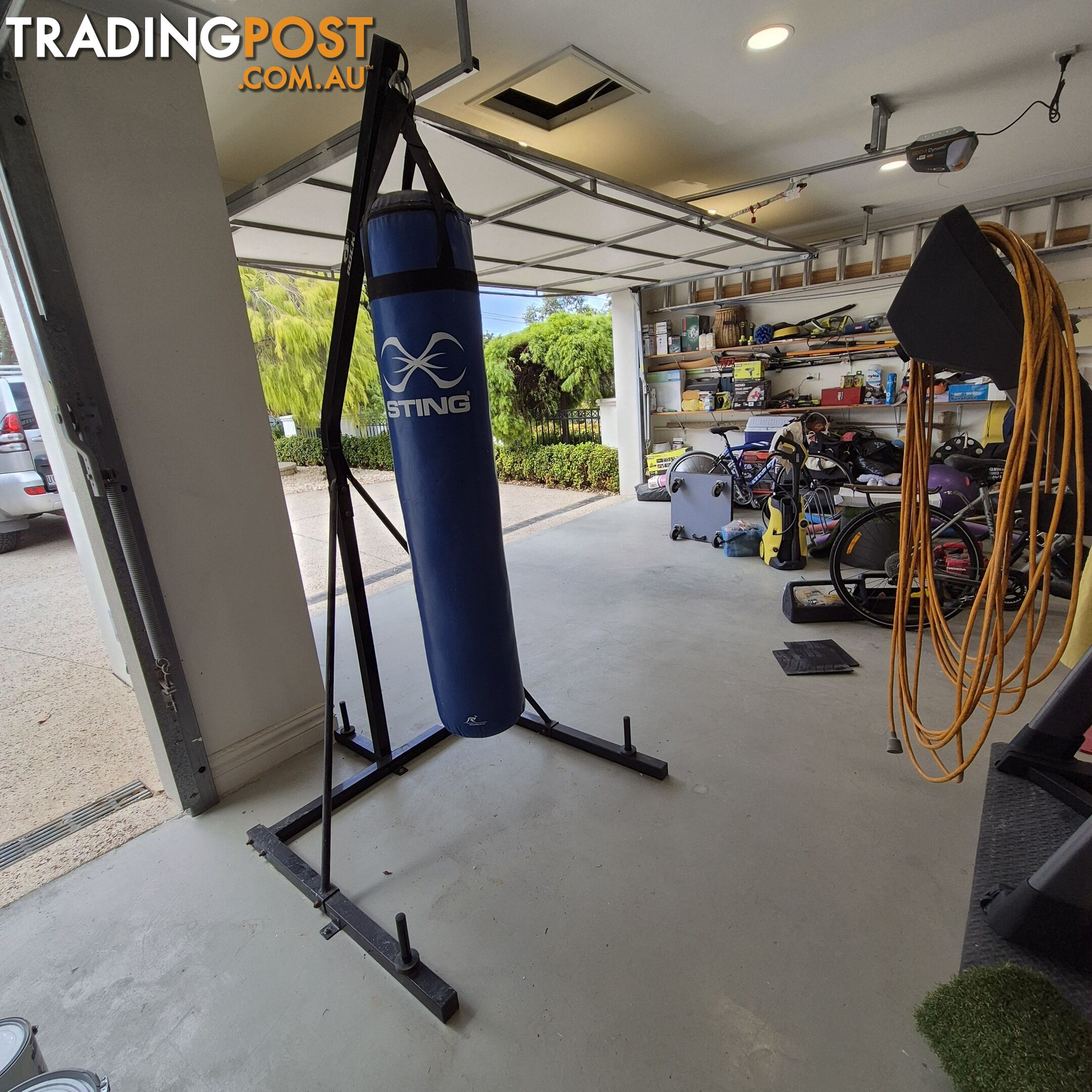 Sting Kickboxing & punching bag plus Stand