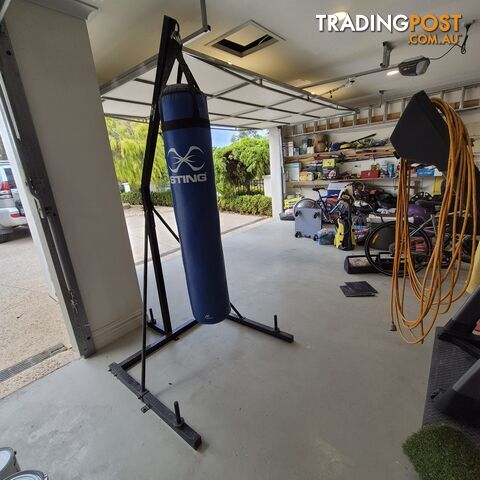 Sting Kickboxing &amp; punching bag plus Stand