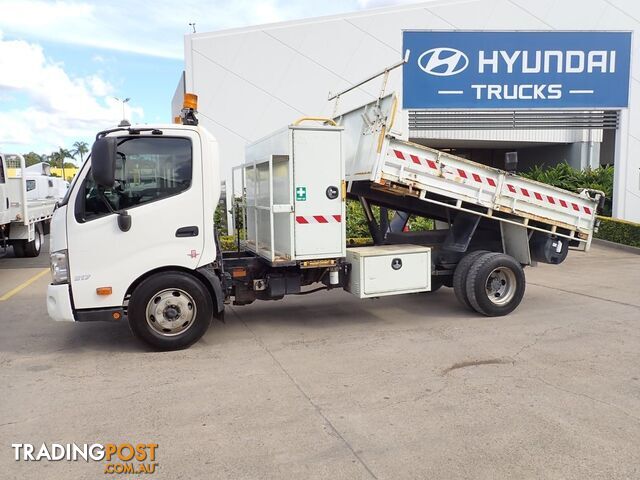 2015 Hino Dutro 917 TIPPER - photo 2 of 23