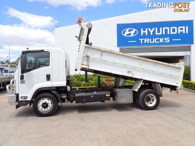 2015 Isuzu FSR 700  TIPPER - photo 2 of 19