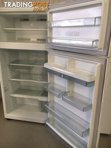 517l Westinghouse fridge freezer DELIVERY WARRANTY