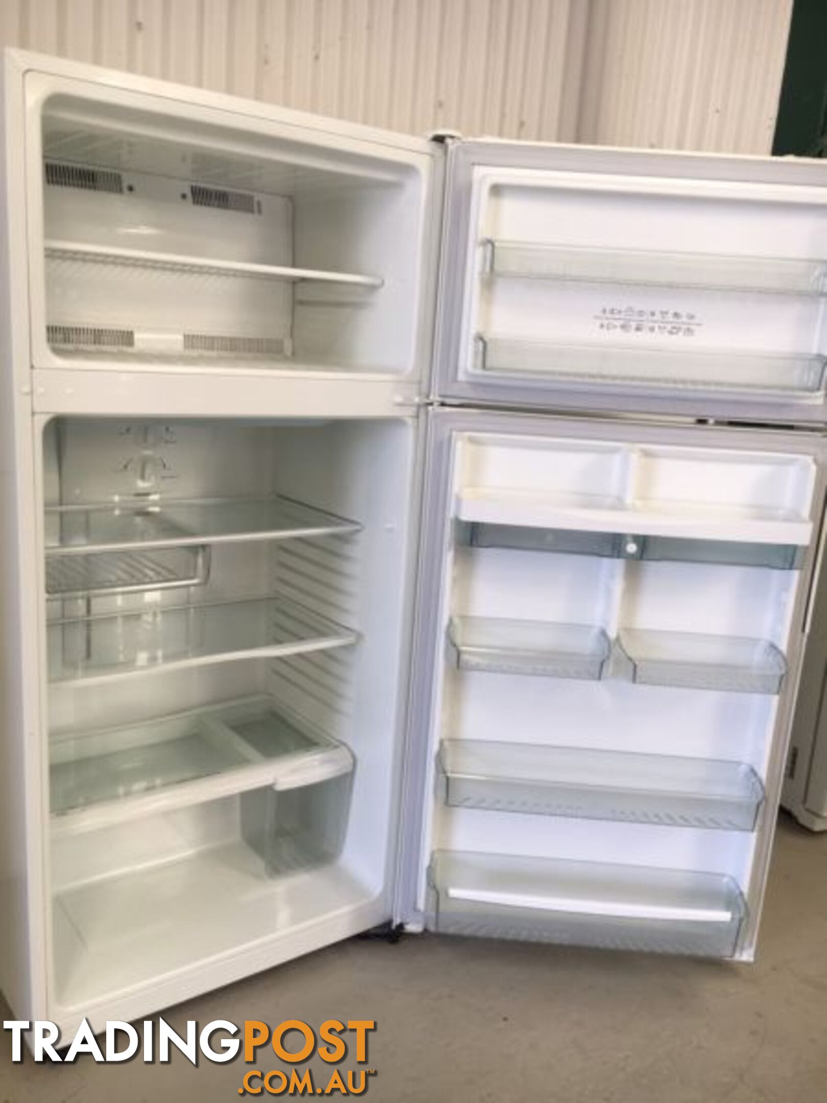 517l Westinghouse fridge freezer DELIVERY WARRANTY