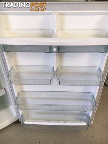 517l Westinghouse fridge freezer DELIVERY WARRANTY