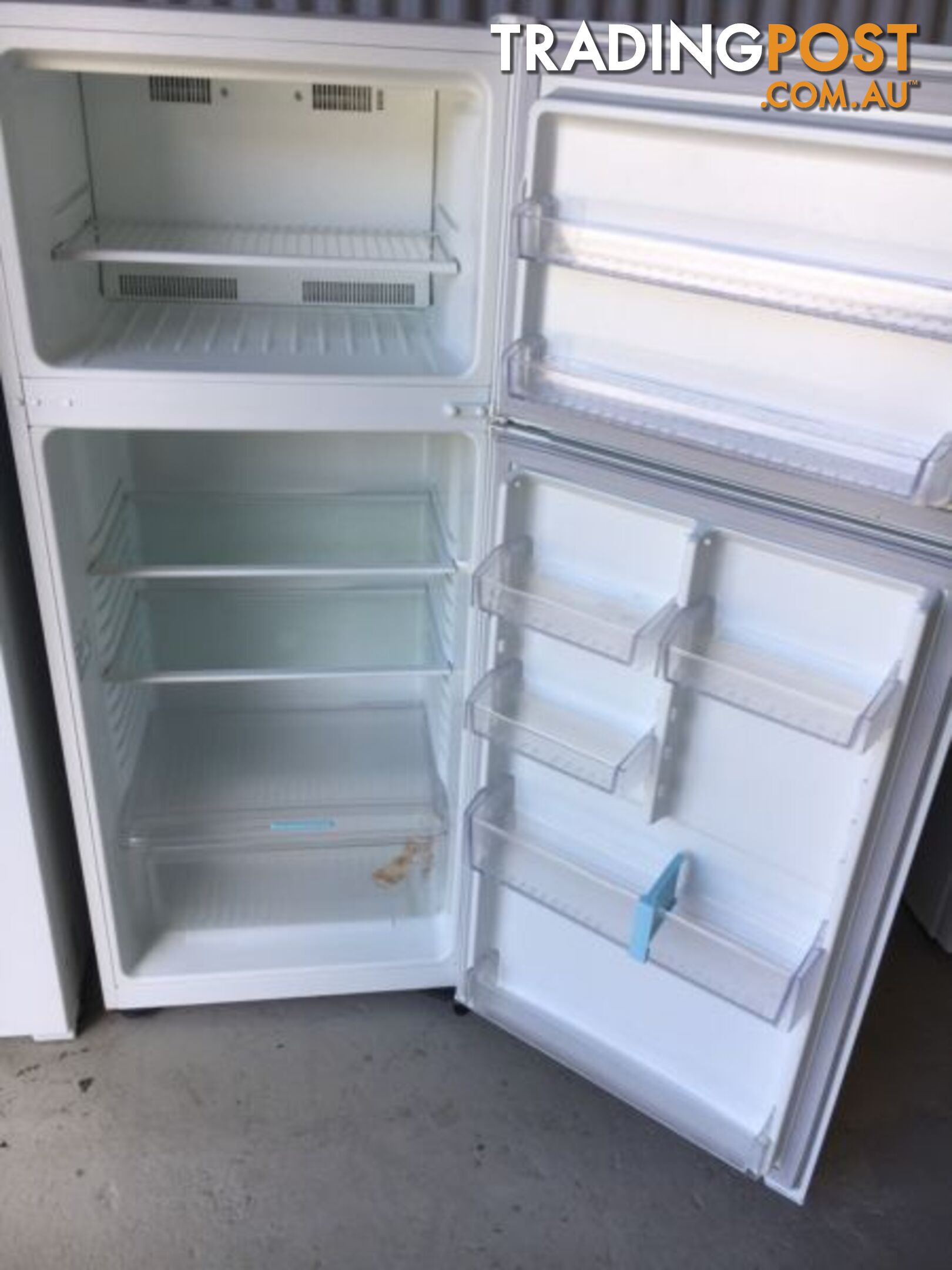 390l Simpson fridge freezer DELIVERY WARRANTY