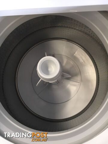 Late model 10.0kg Fisher&Paykel washing machine