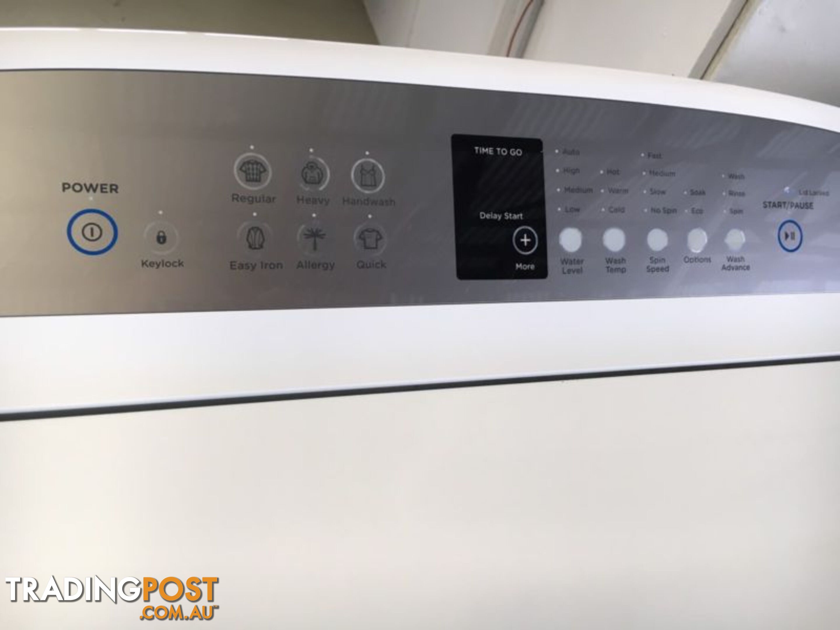 Late model 10.0kg Fisher&Paykel washing machine