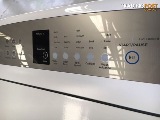 Late model 10.0kg Fisher&Paykel washing machine