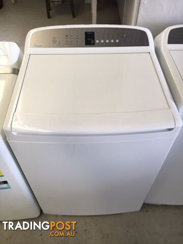 Late model 10.0kg Fisher&Paykel washing machine