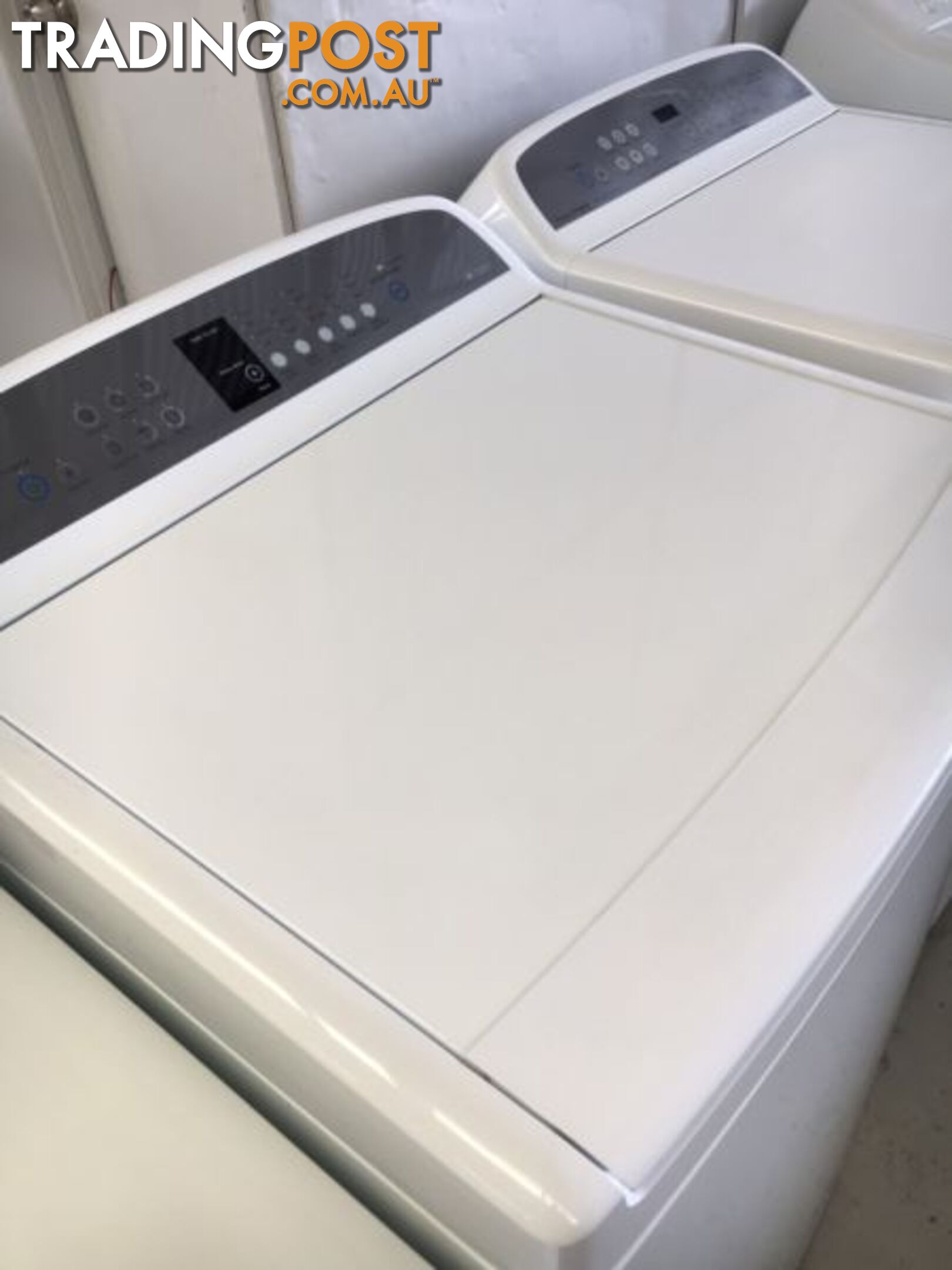 Late model 10.0kg Fisher&Paykel washing machine