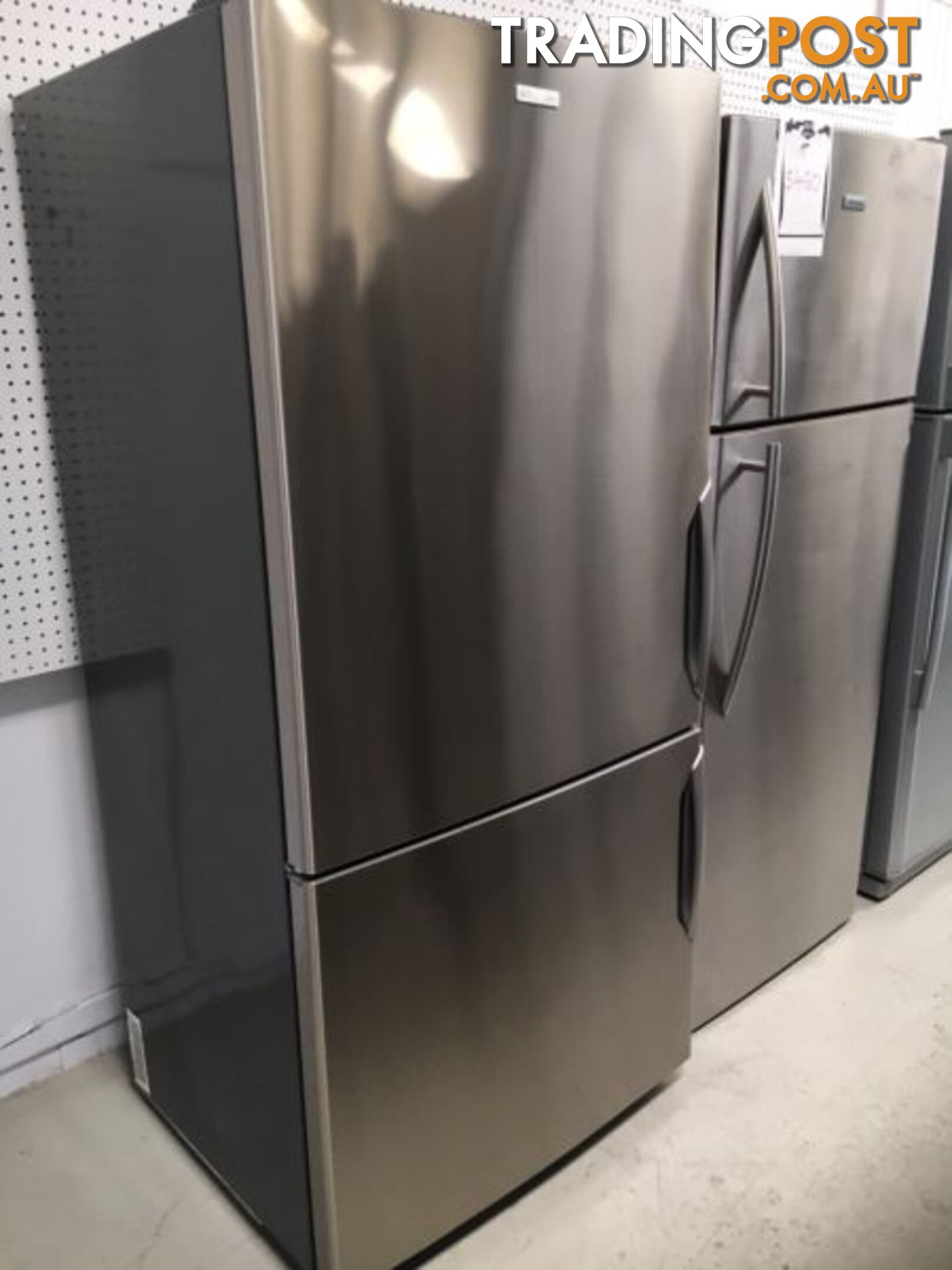 Beautiful 510l Electrolux fridge freezer DELIVERY WARRANTY