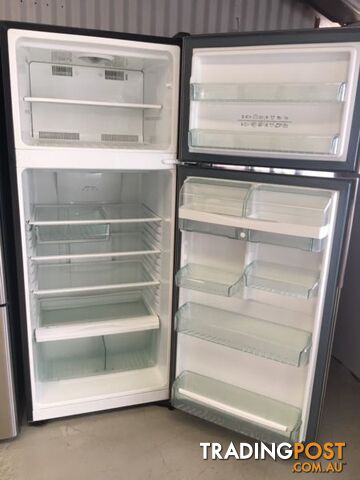 440l Westinghouse fridge freezer DELIVERY WARRANTY