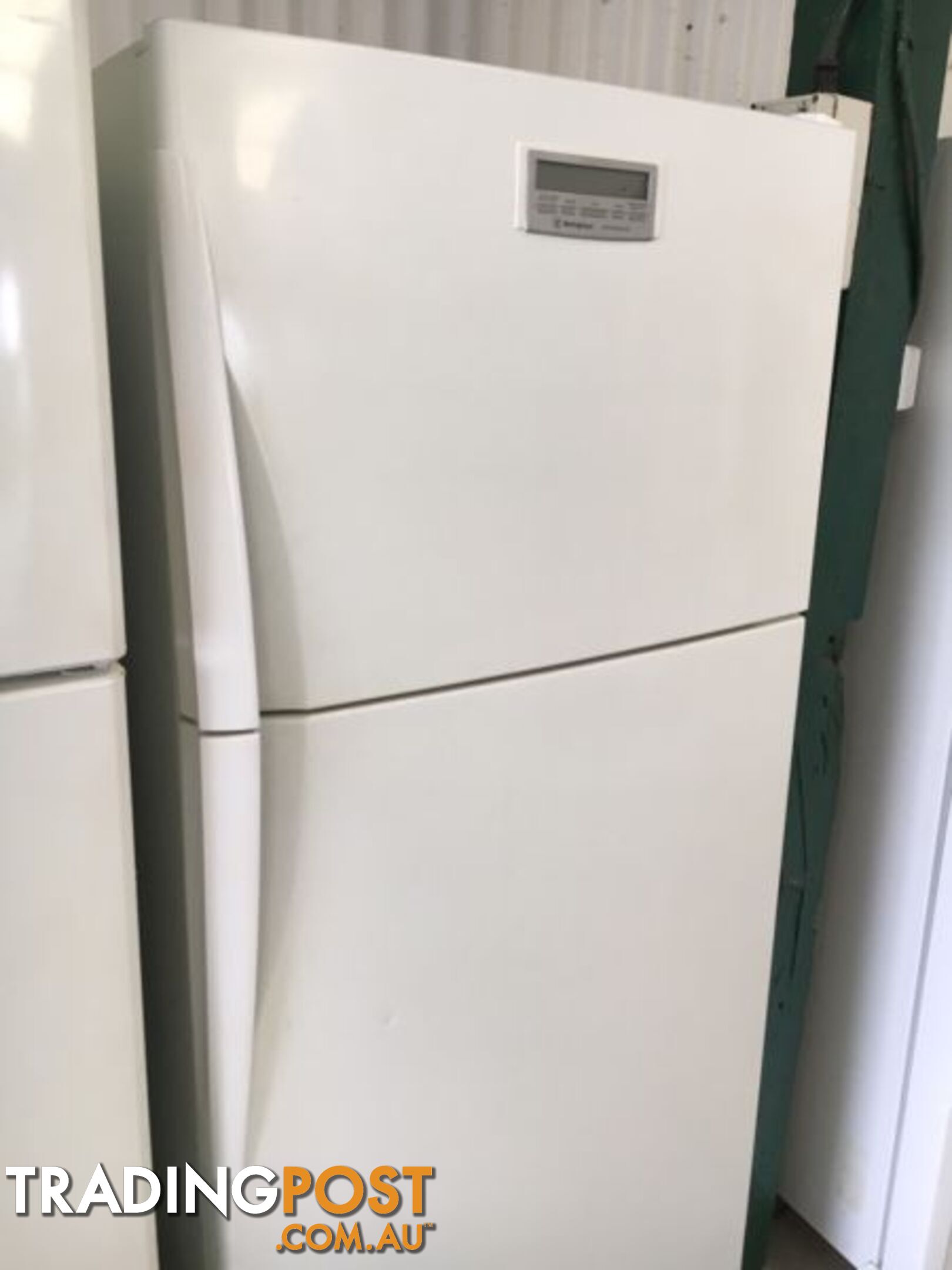 416l Westinghouse fridge freezer DELIVERY WARRANTY