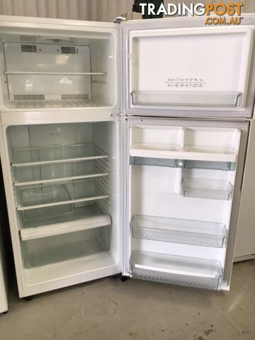 416l Westinghouse fridge freezer DELIVERY WARRANTY