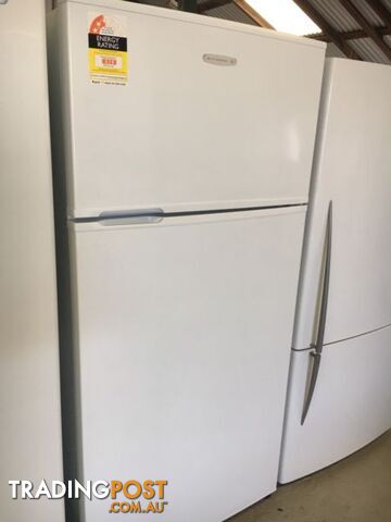 520l Kelvinator fridge freezer