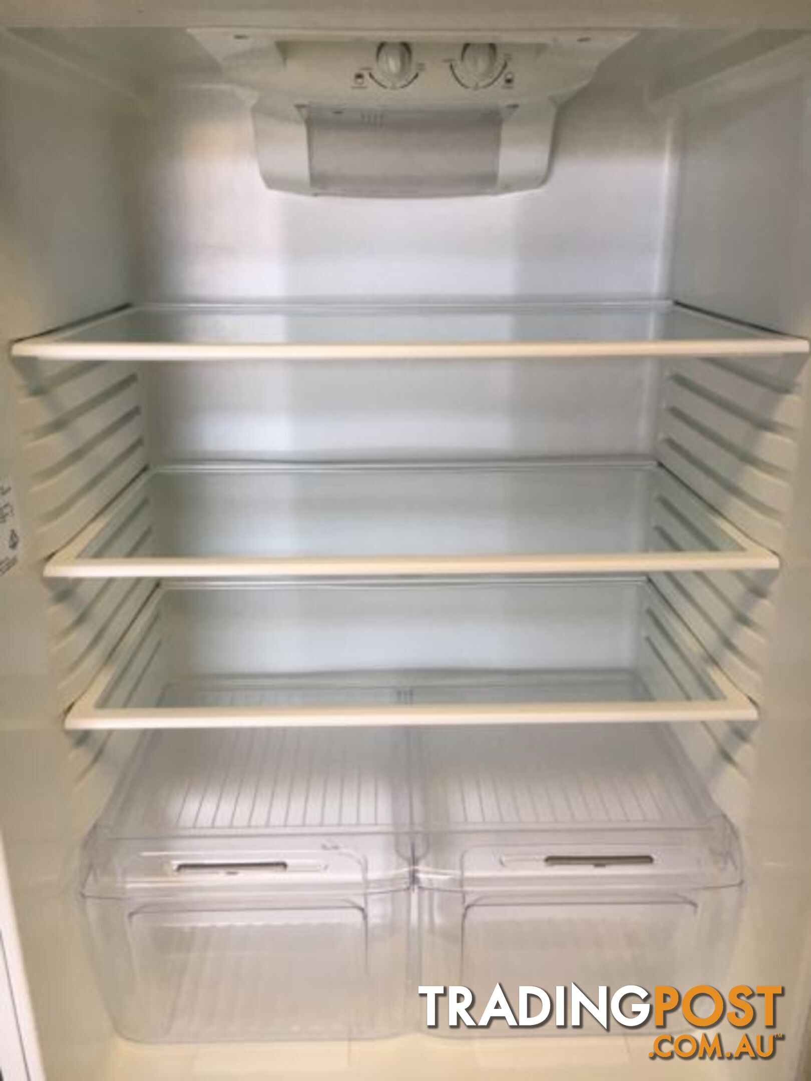 520l Kelvinator fridge freezer