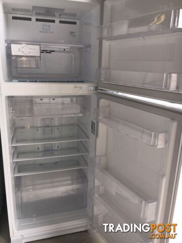 Late model 422l Lg fridge freezer DELIVERY WARRANTY