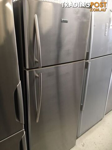 460l Hisense fridge freezer DELIVERY WARRANTY