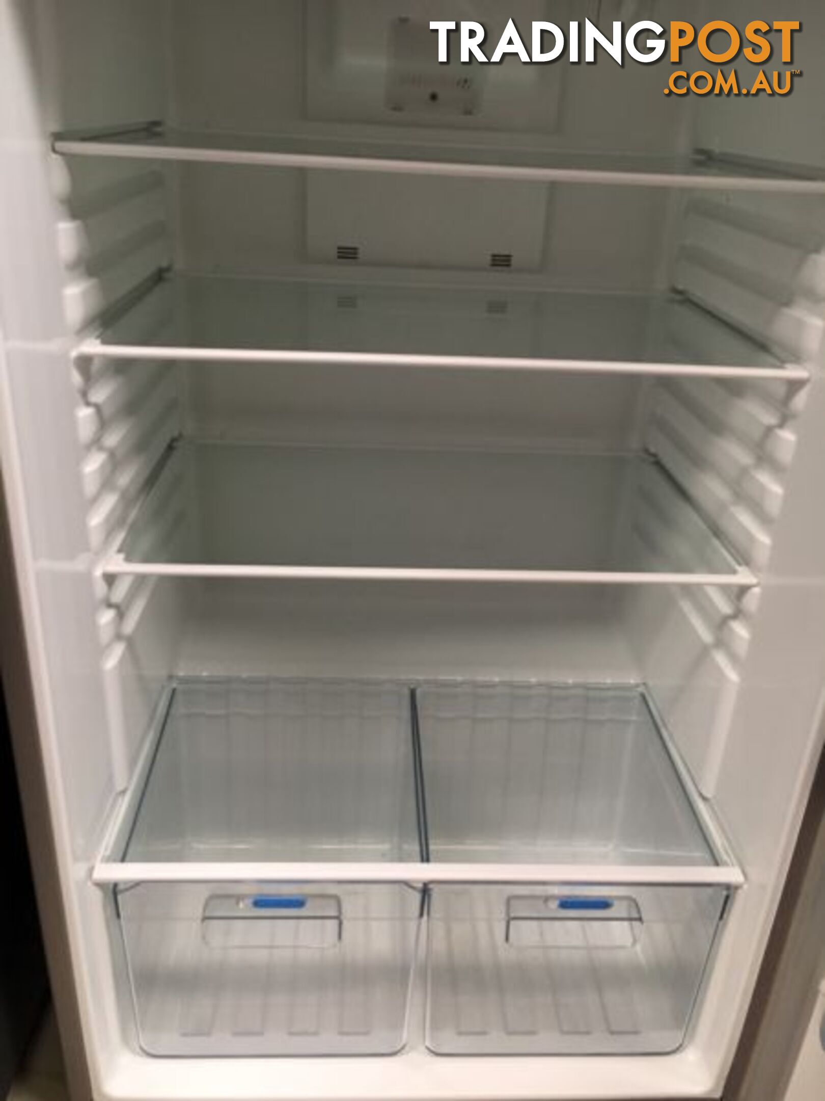 460l Hisense fridge freezer DELIVERY WARRANTY