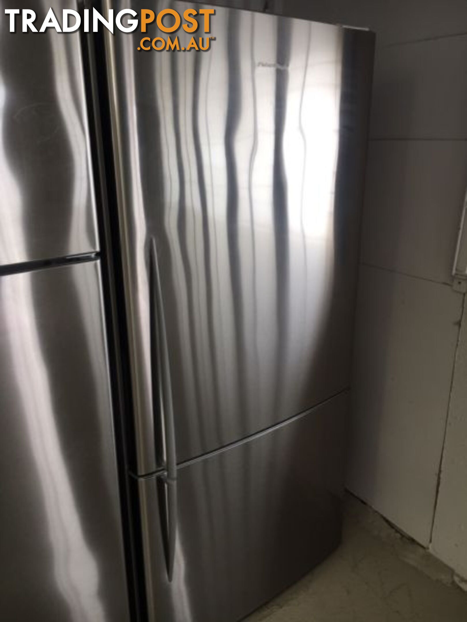 519l Fisher&Paykel fridge freezer DELIVERY WARRANTY