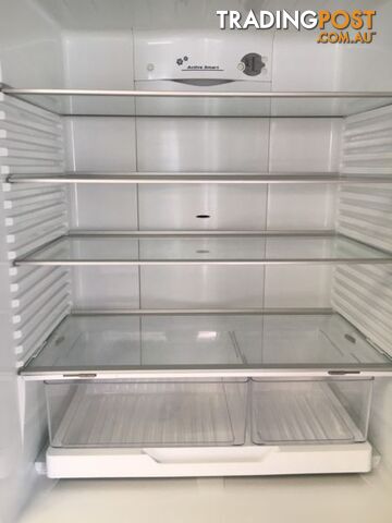 519l Fisher&Paykel fridge freezer DELIVERY WARRANTY