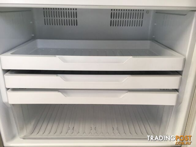 519l Fisher&Paykel fridge freezer DELIVERY WARRANTY