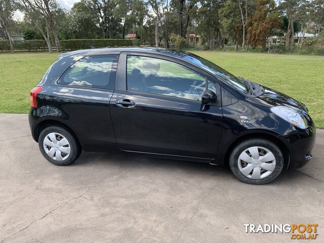 Toyota Yaris YR Manual