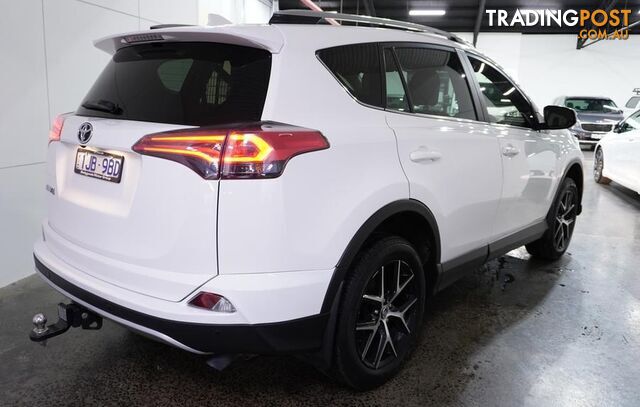2017 Toyota RAV4 GXL  SUV - photo 5 of 27
