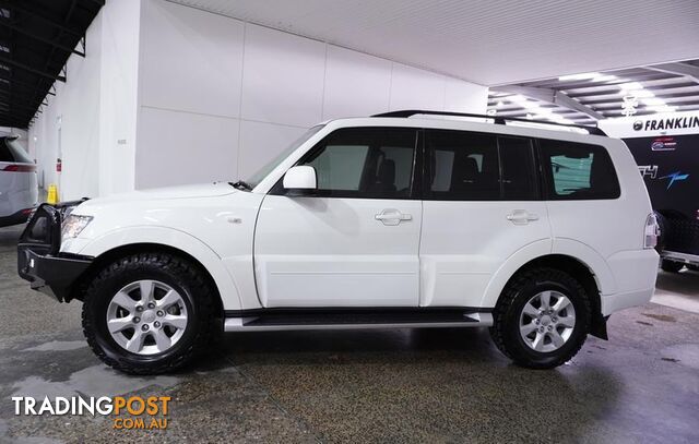 2017 Mitsubishi Pajero GLX SUV - photo 3 of 32