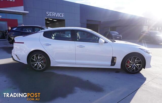 2022 Kia Stinger 330S Sedan - photo 3 of 23
