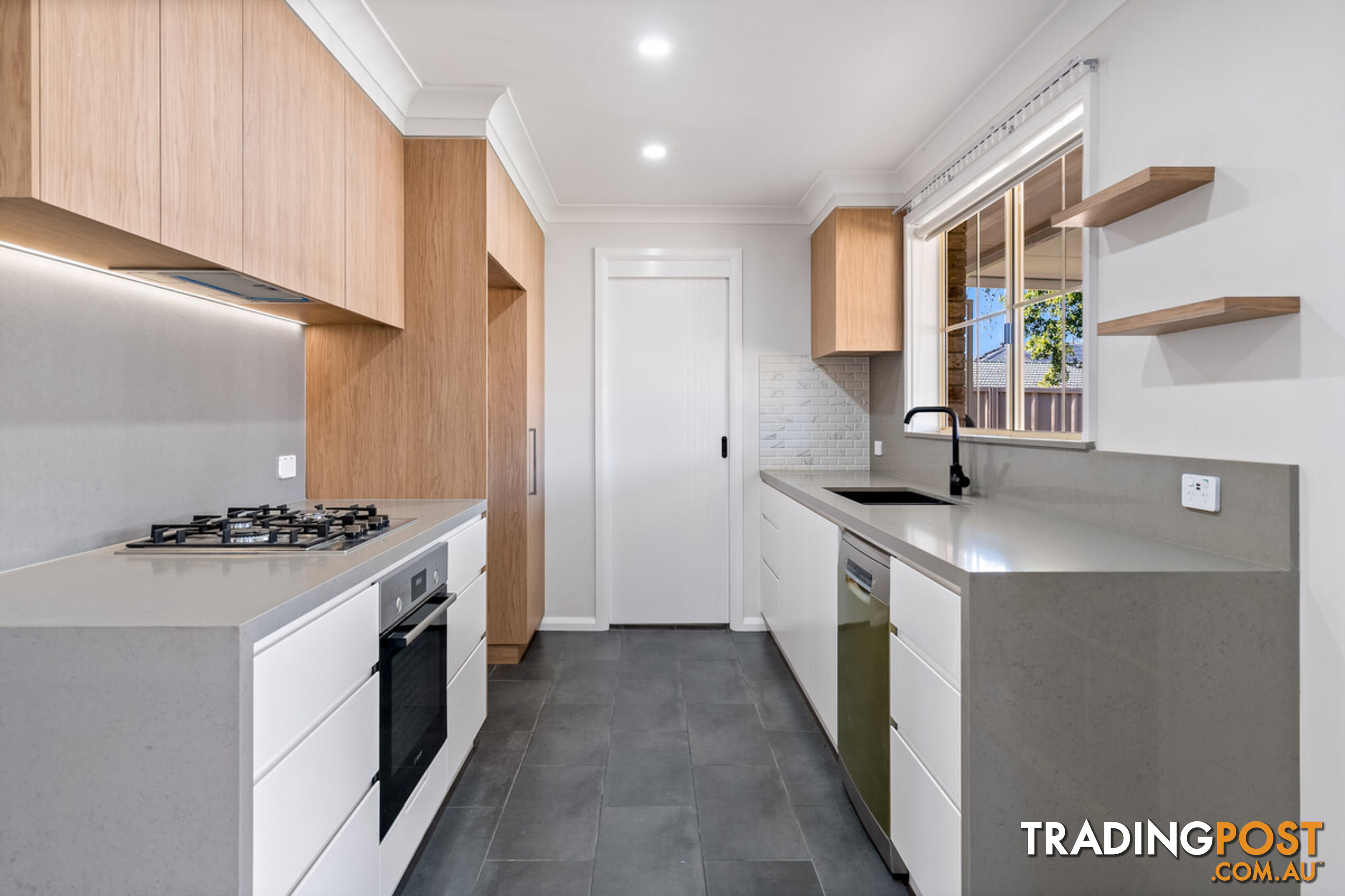 4 Neville Close BATEAU BAY NSW 2261