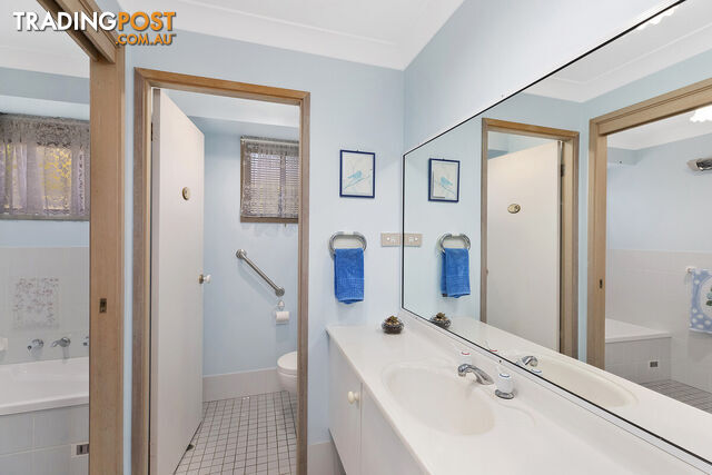 5 Peta Close BATEAU BAY NSW 2261