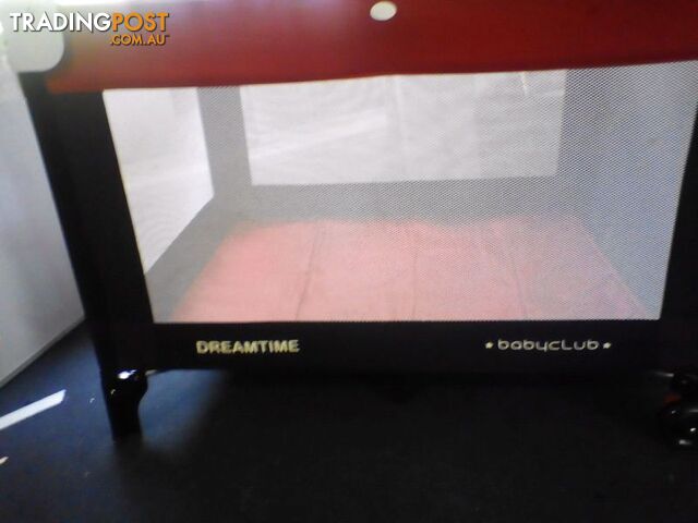 Dreamtime babyclub port a cot great condition