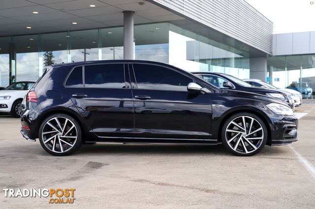 2020 Volkswagen Golf R Hatch - photo 3 of 22