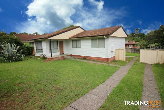 13 Deakin Crescent TAREE NSW 2430