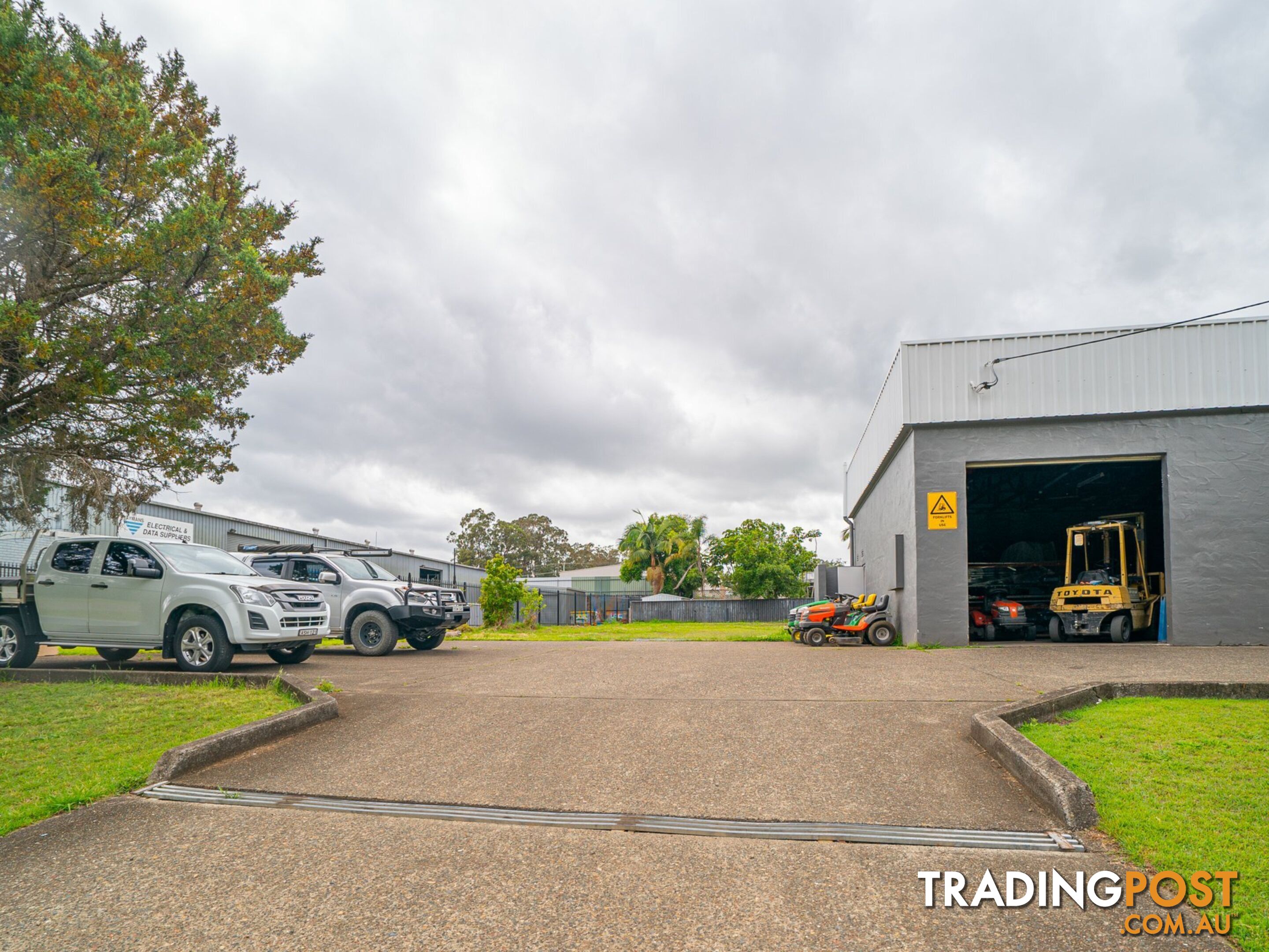 Bays 1, 3 and 4/77 Muldoon Street TAREE NSW 2430