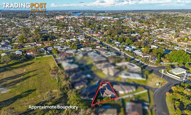 4 Stirling Place TAREE NSW 2430