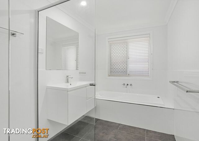 4 Stirling Place TAREE NSW 2430