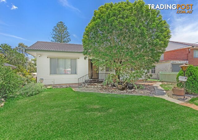 4 West End Avenue TAREE NSW 2430