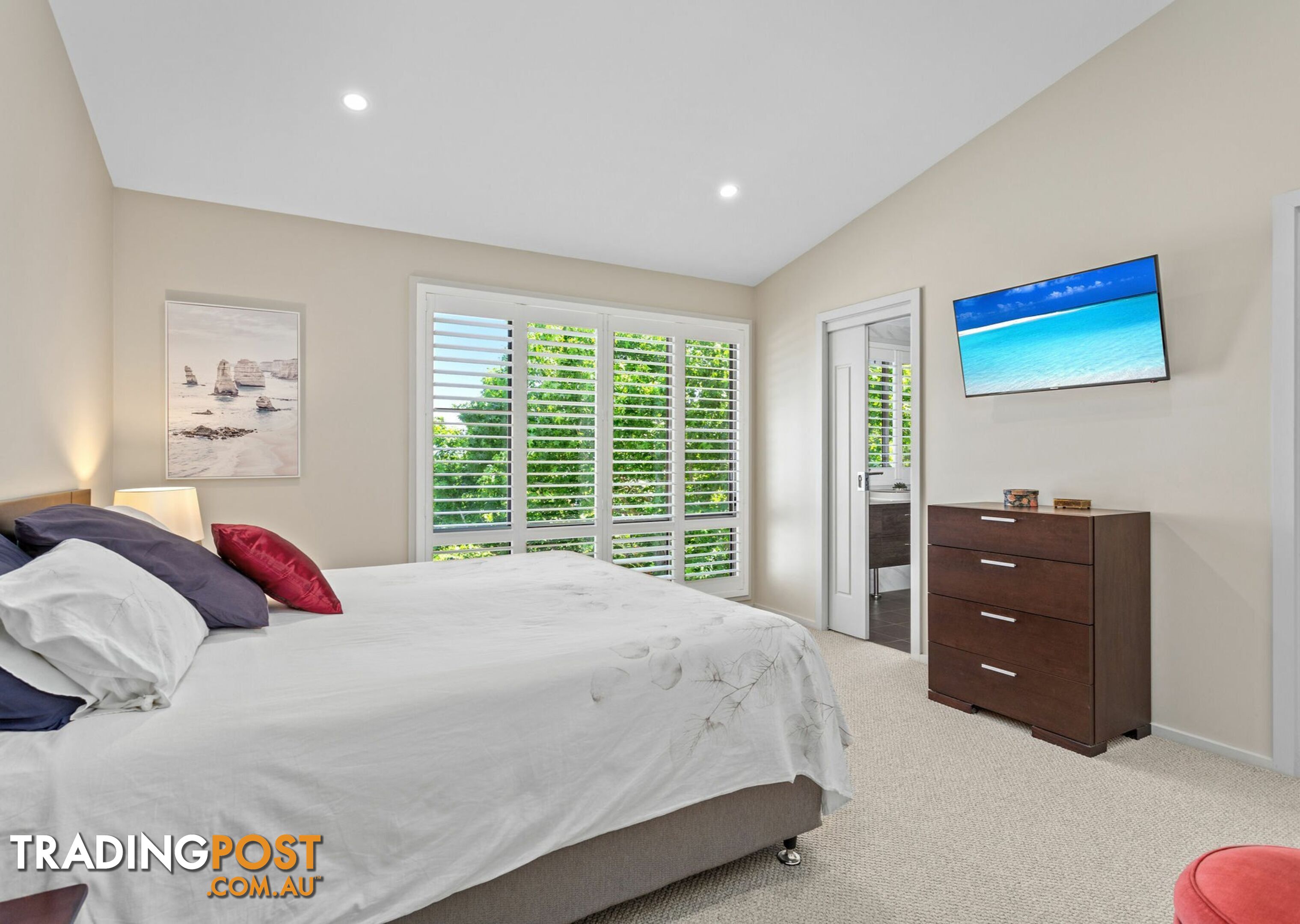 12 Augusta Point TALLWOODS VILLAGE NSW 2430