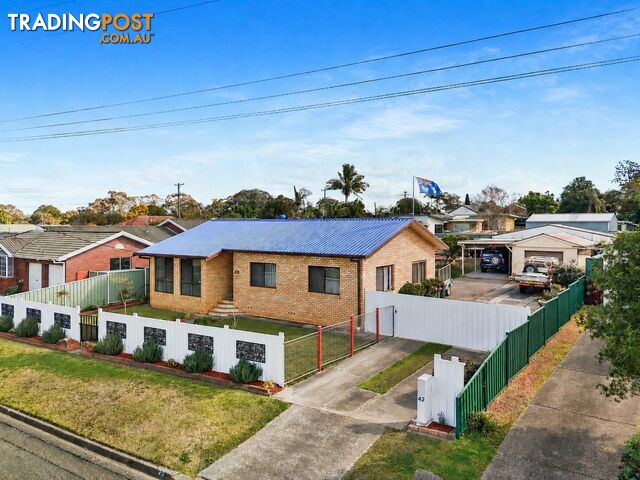 42 Wingham Road TAREE NSW 2430