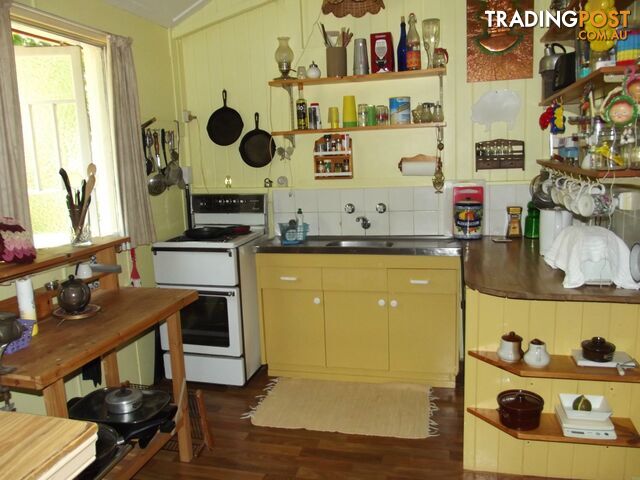 42 Main Street Dallarnil QLD 4621