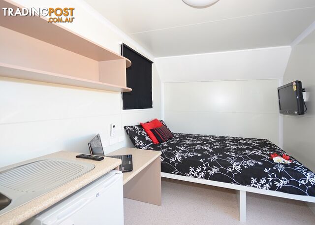 DUPLEX WITH 2 ENSUITED ROOMS - photo 4 of 9