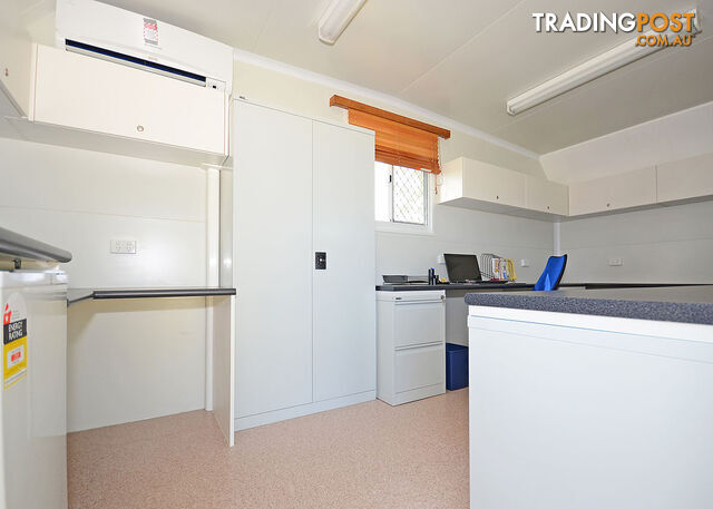 MOBILE SITE OFFICE & COUNCIL VANS - photo 4 of 7