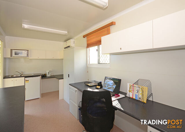 MOBILE SITE OFFICE & COUNCIL VANS - photo 3 of 7