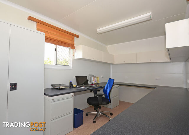 MOBILE SITE OFFICE & COUNCIL VANS - photo 2 of 7